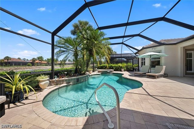 8844 Mustang Island CIR, Naples, FL 34113