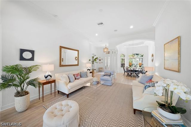 8844 Mustang Island CIR, Naples, FL 34113