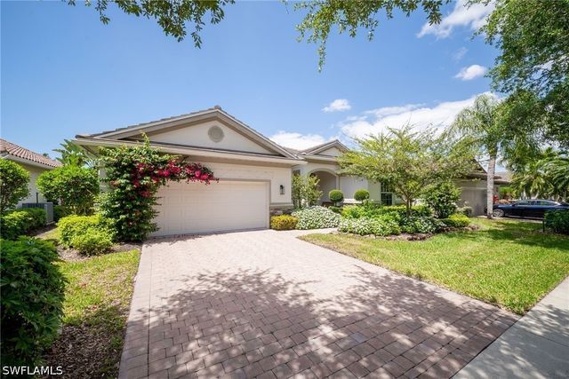 8844 Mustang Island CIR, Naples, FL 34113