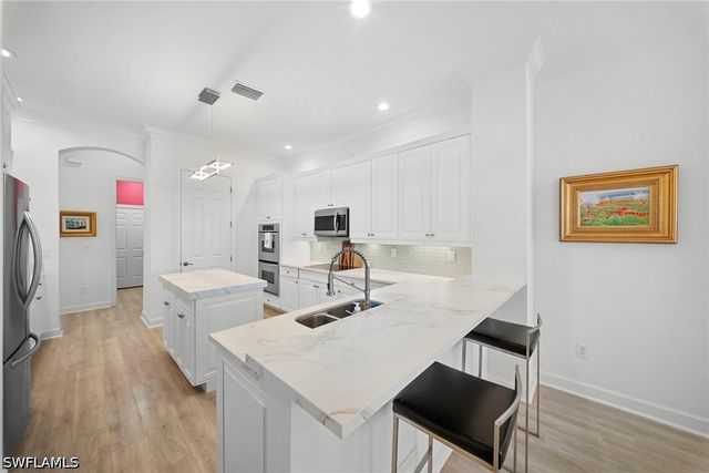 8844 Mustang Island CIR, Naples, FL 34113