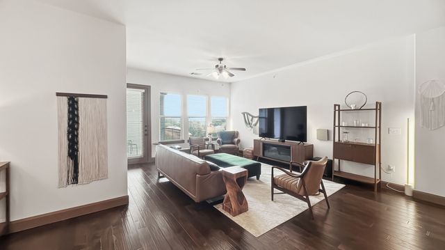 545 Via Amalfi 407, Irving, TX 75039