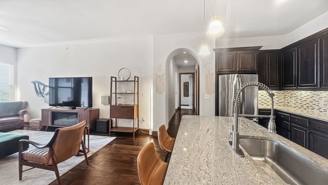 545 Via Amalfi 407, Irving, TX 75039