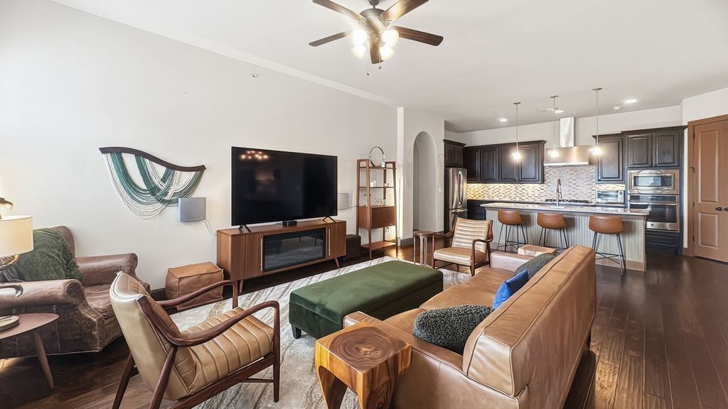 545 Via Amalfi 407, Irving, TX 75039