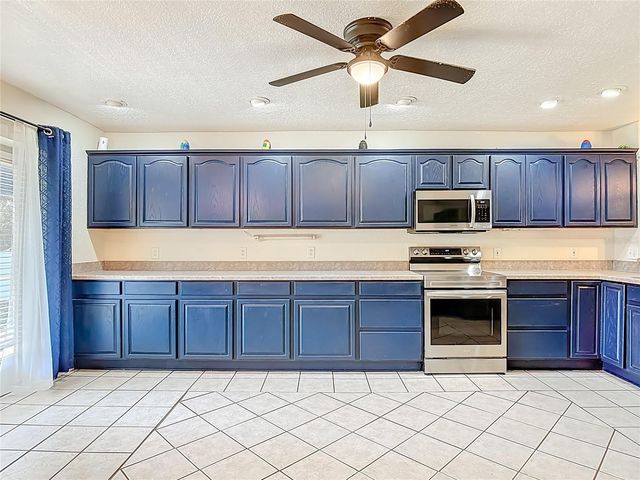 111 COLOMBA ROAD, Debary, FL 32713