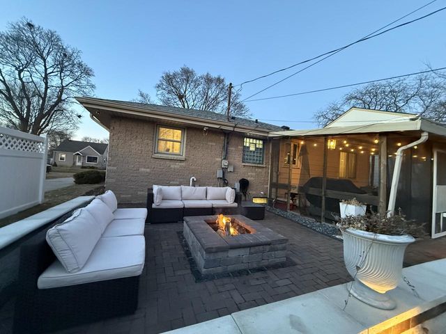 313 W Van Norman AVENUE, Milwaukee, WI 53207