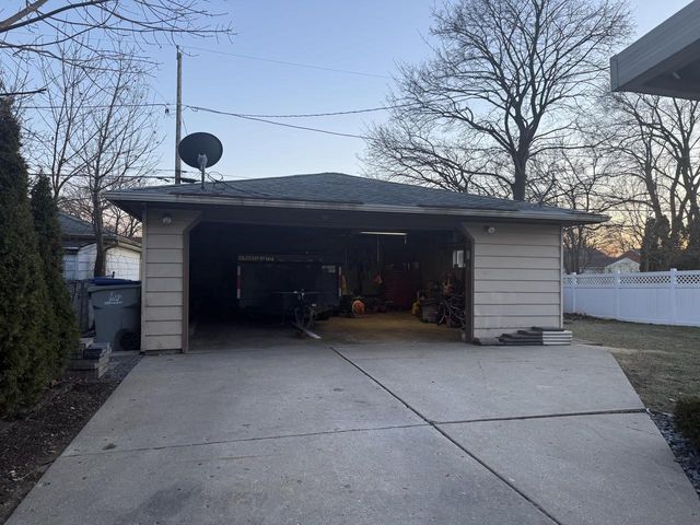 313 W Van Norman AVENUE, Milwaukee, WI 53207