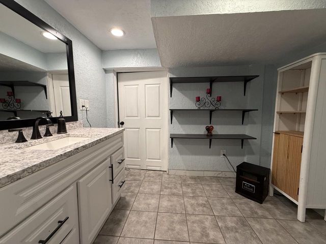 313 W Van Norman AVENUE, Milwaukee, WI 53207