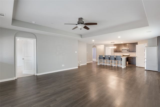1429 Tall Pine Way, Fort Worth, TX 76112