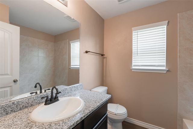 1429 Tall Pine Way, Fort Worth, TX 76112