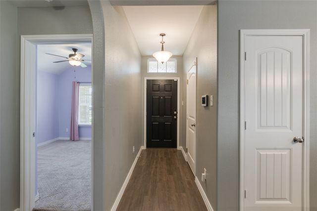 1429 Tall Pine Way, Fort Worth, TX 76112