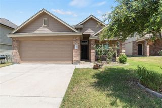 1429 Tall Pine Way, Fort Worth, TX 76112