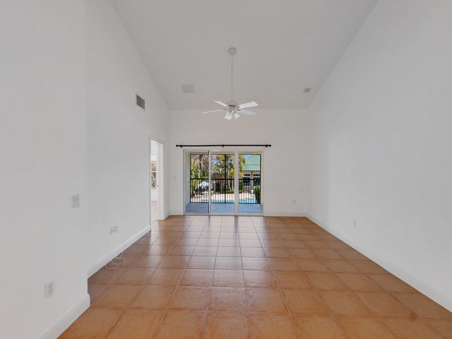 4350 Doubles Alley Drive 203, Vero Beach, FL 32967