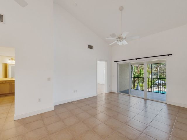 4350 Doubles Alley Drive 203, Vero Beach, FL 32967