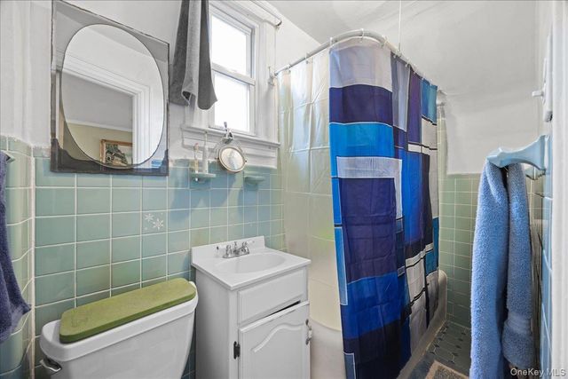 3181 Waterbury Avenue, Bronx, NY 10465