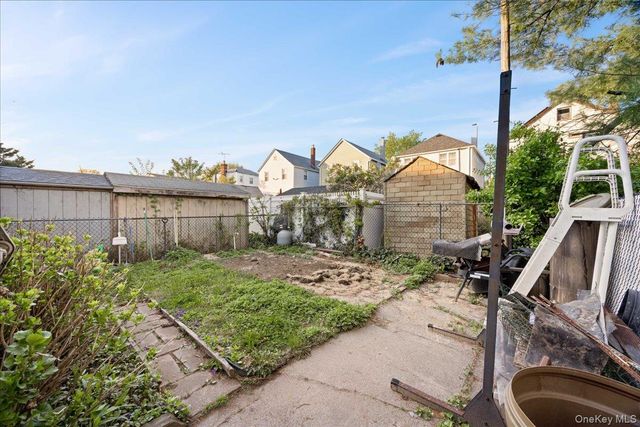3181 Waterbury Avenue, Bronx, NY 10465