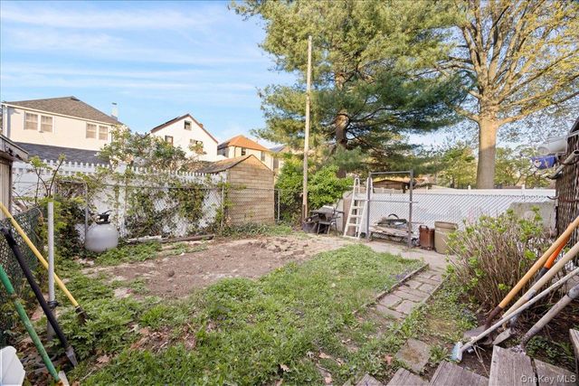 3181 Waterbury Avenue, Bronx, NY 10465