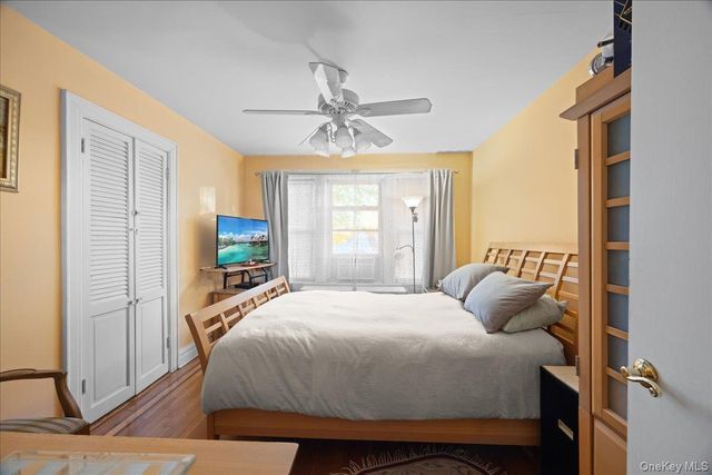 3181 Waterbury Avenue, Bronx, NY 10465