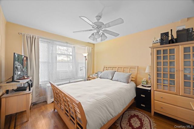 3181 Waterbury Avenue, Bronx, NY 10465
