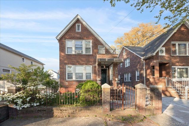 3181 Waterbury Avenue, Bronx, NY 10465