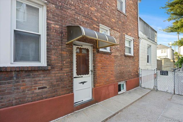 3181 Waterbury Avenue, Bronx, NY 10465