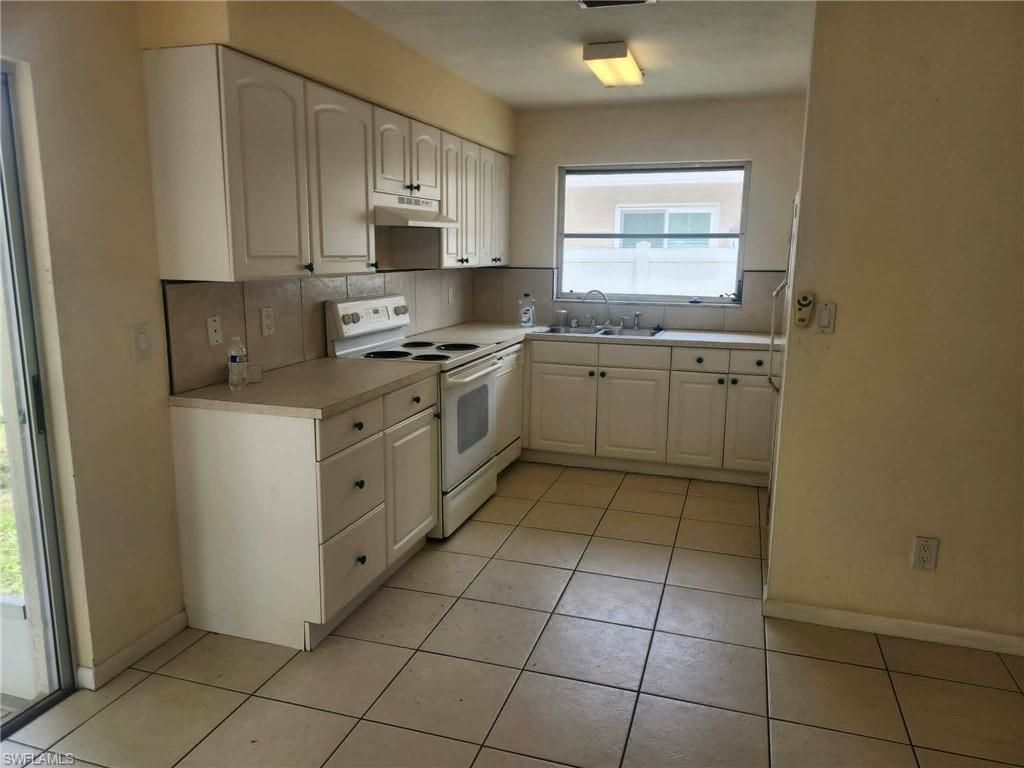804 92nd AVE N, NAPLES, FL 34108 — photo 3