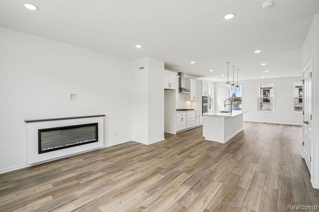 42819 Atwood Avenue, Novi, MI 48375