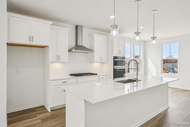 42819 Atwood Avenue, Novi, MI 48375