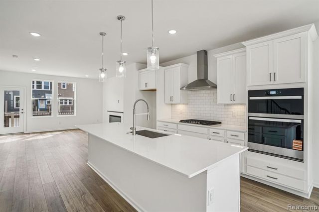 42819 Atwood Avenue, Novi, MI 48375