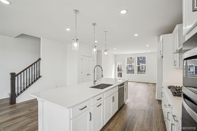 42819 Atwood Avenue, Novi, MI 48375