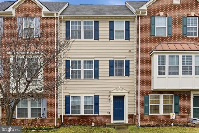 563 LORD FAIRFAX ST, Charles Town, WV 25414