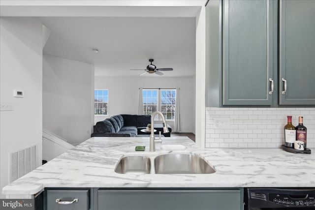 563 LORD FAIRFAX ST, Charles Town, WV 25414