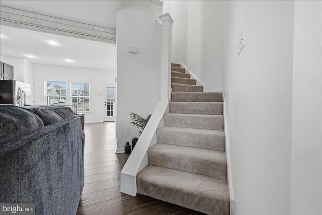 563 LORD FAIRFAX ST, Charles Town, WV 25414