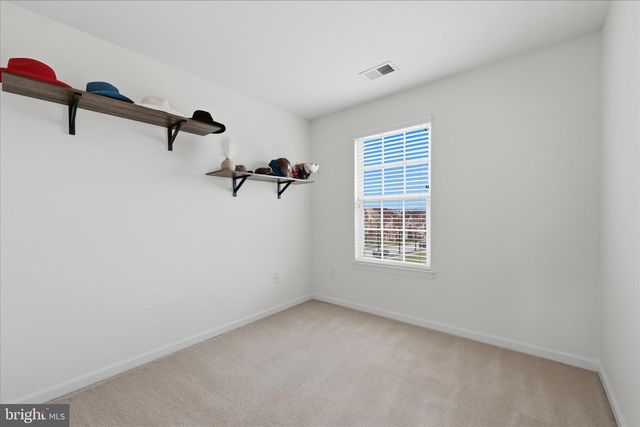 563 LORD FAIRFAX ST, Charles Town, WV 25414