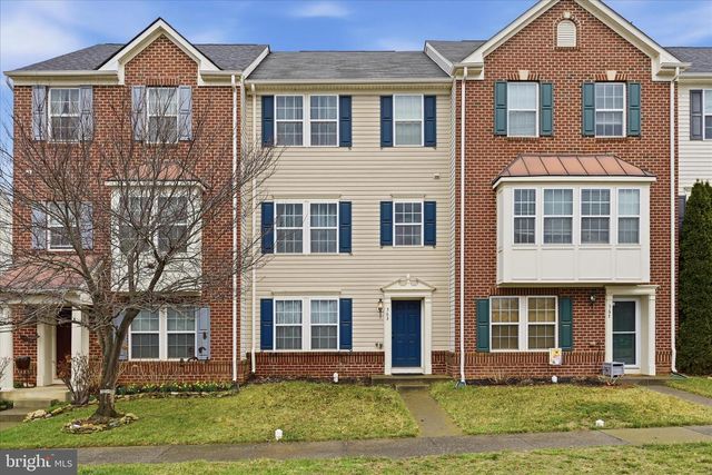 563 LORD FAIRFAX ST, Charles Town, WV 25414