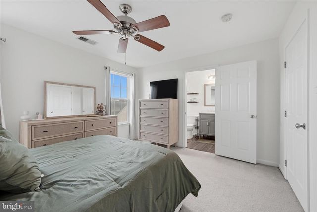 563 LORD FAIRFAX ST, Charles Town, WV 25414