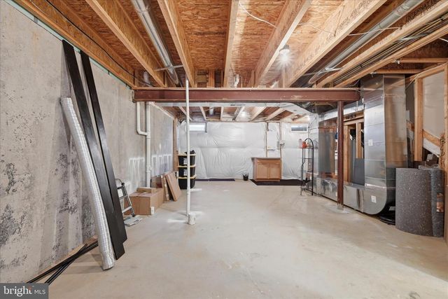 563 LORD FAIRFAX ST, Charles Town, WV 25414