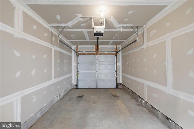 563 LORD FAIRFAX ST, Charles Town, WV 25414