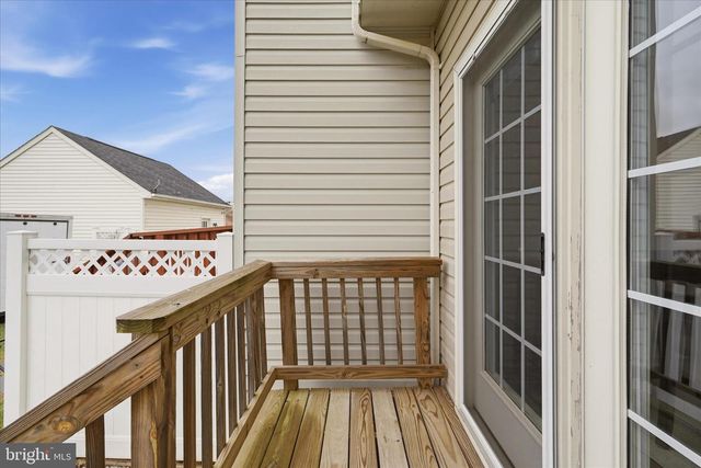 563 LORD FAIRFAX ST, Charles Town, WV 25414