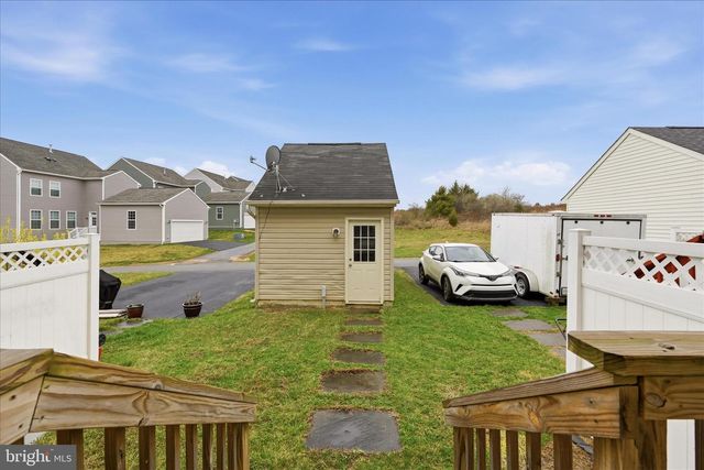 563 LORD FAIRFAX ST, Charles Town, WV 25414