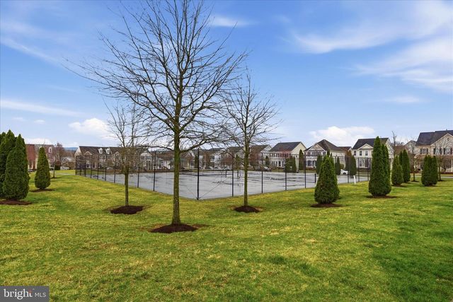 563 LORD FAIRFAX ST, Charles Town, WV 25414