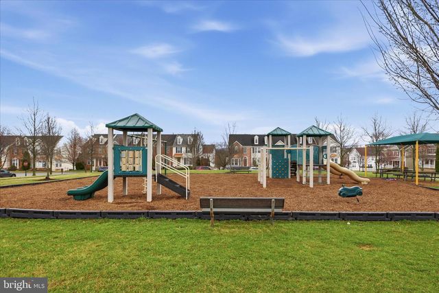 563 LORD FAIRFAX ST, Charles Town, WV 25414