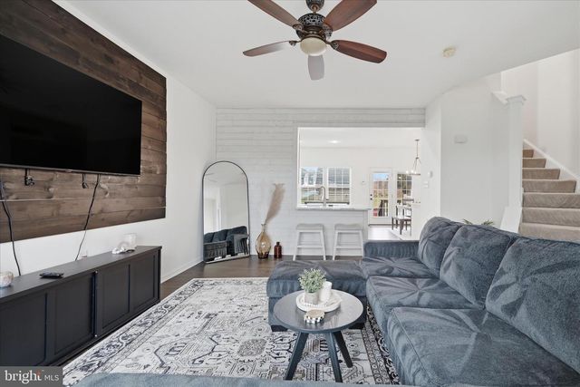 563 LORD FAIRFAX ST, Charles Town, WV 25414