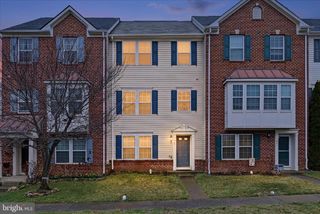 563 LORD FAIRFAX ST, Charles Town, WV 25414