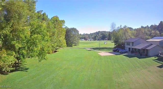 107 Twin Lakes Drive, Mineral Wells, WV 26150