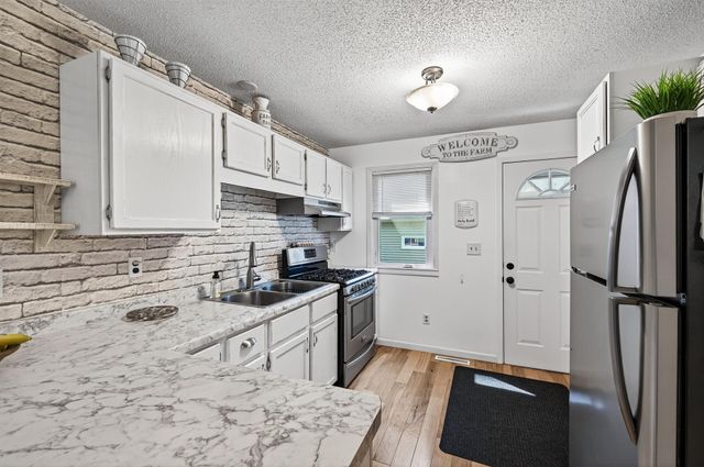 7011 Pleasant View Drive, Mounds View, MN 55112