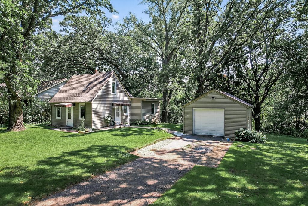 7011 Pleasant View Drive, Mounds View, MN 55112