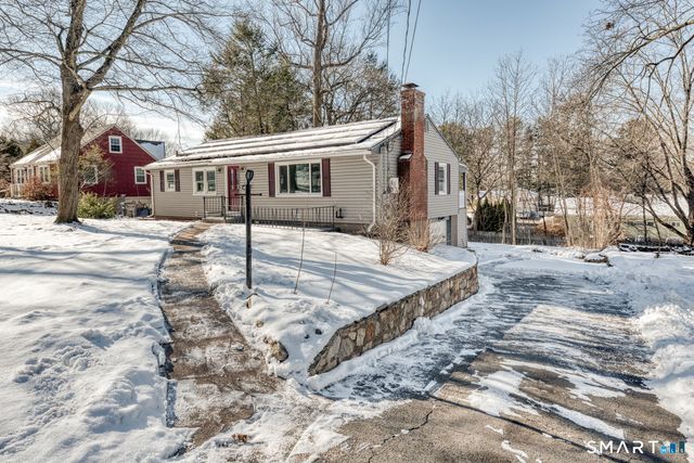 110 Greenwood Drive, Manchester, CT 06042