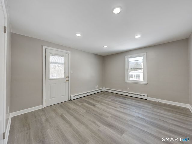 110 Greenwood Drive, Manchester, CT 06042