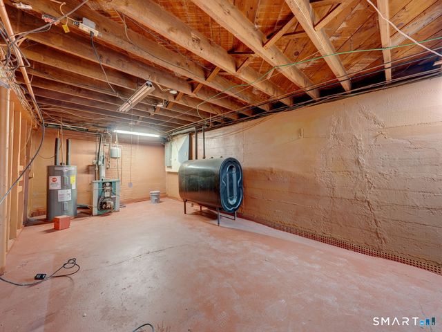 110 Greenwood Drive, Manchester, CT 06042