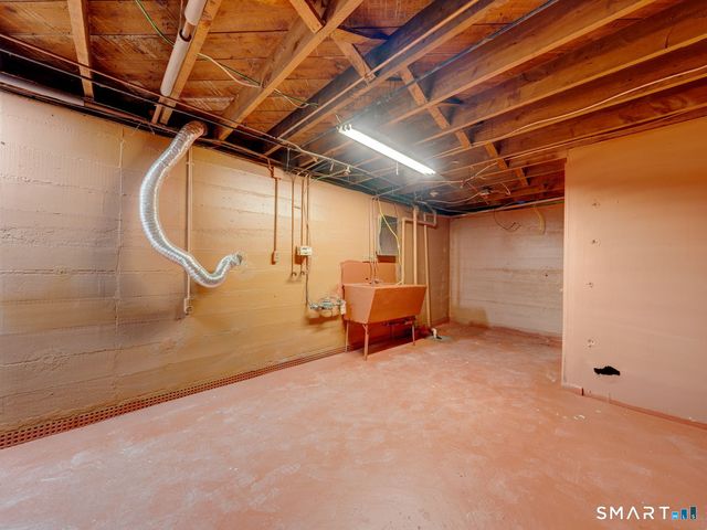 110 Greenwood Drive, Manchester, CT 06042